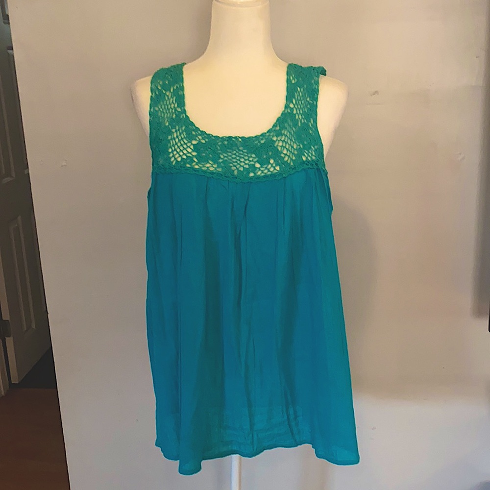 Artisanal linen blouse 100% hand crocheted